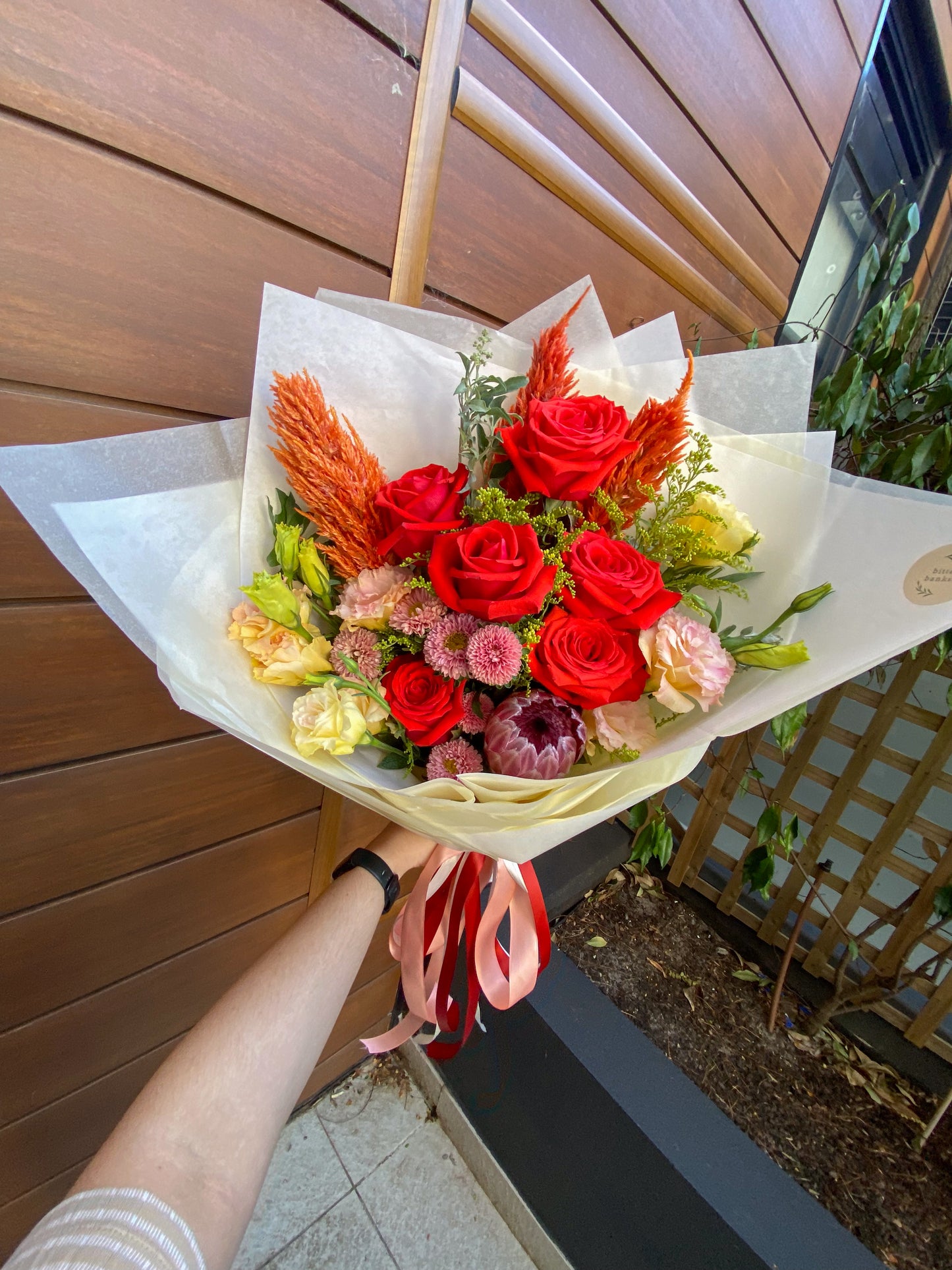 Florists choice arrangement - large