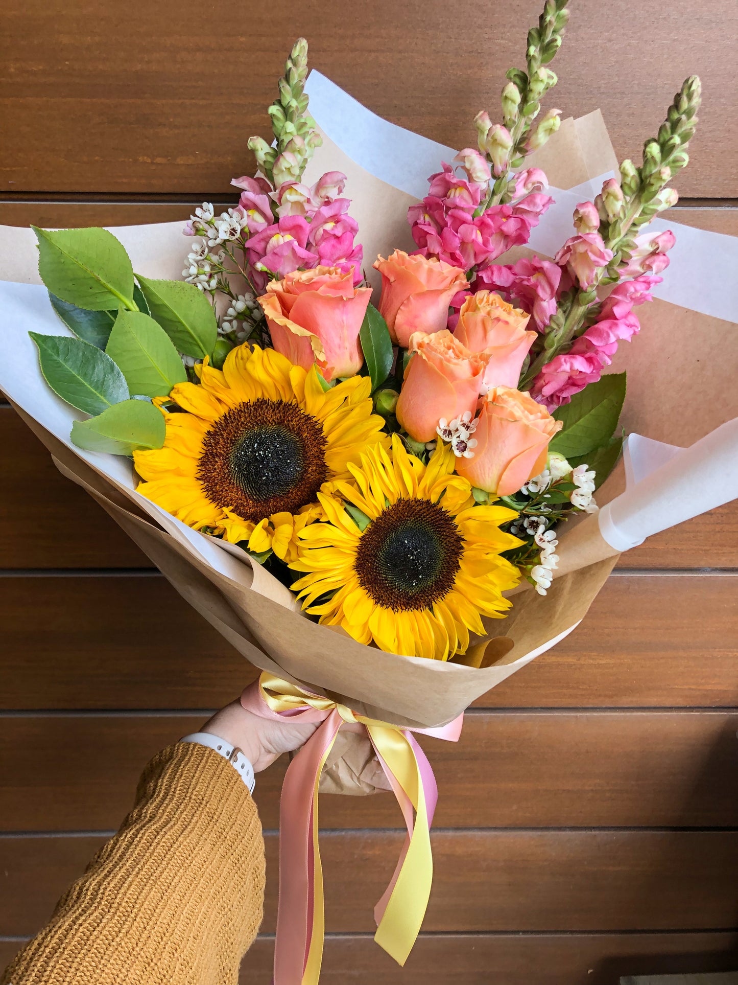 Florists choice arrangement - small