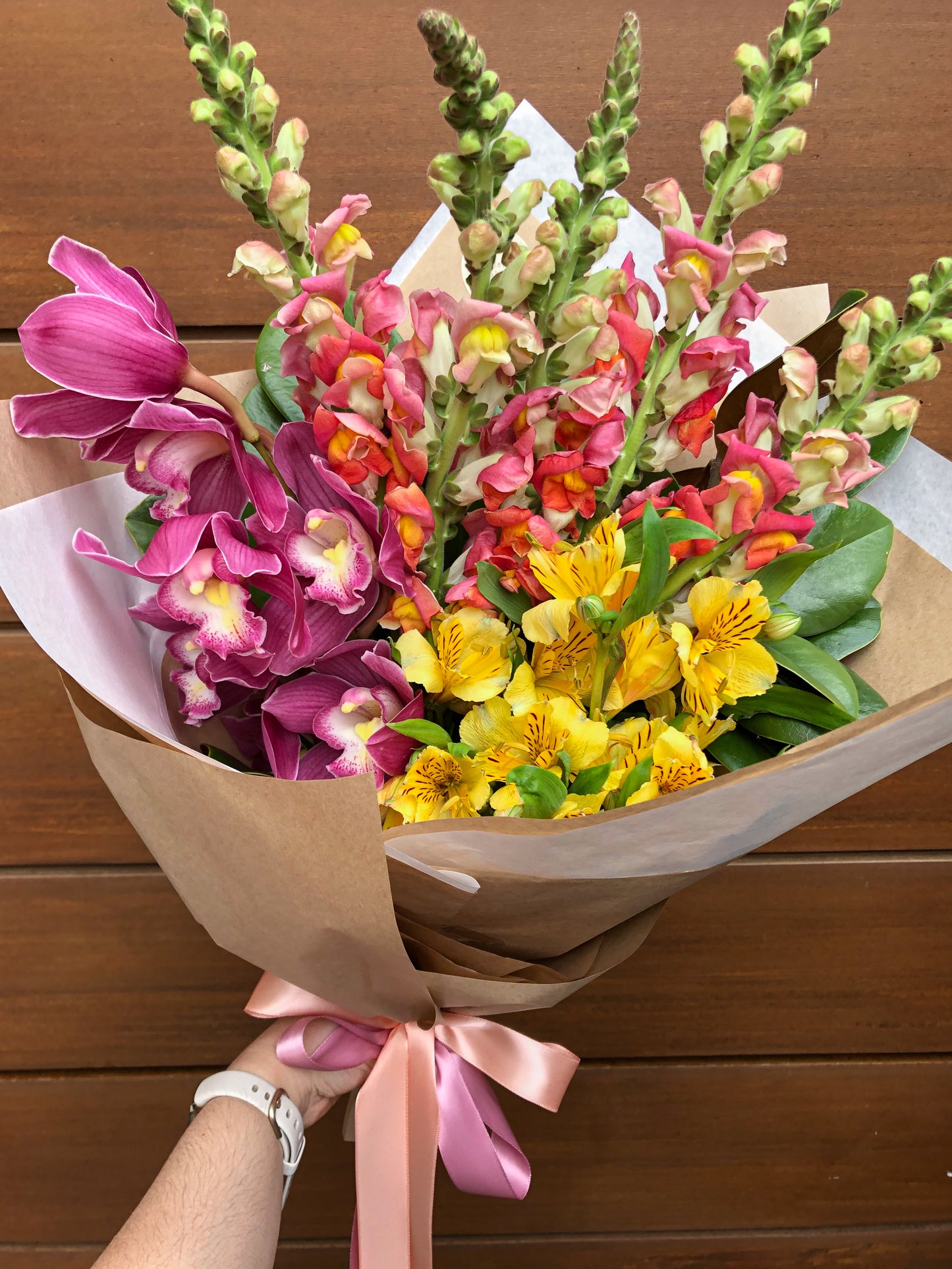 Florists choice arrangement - large