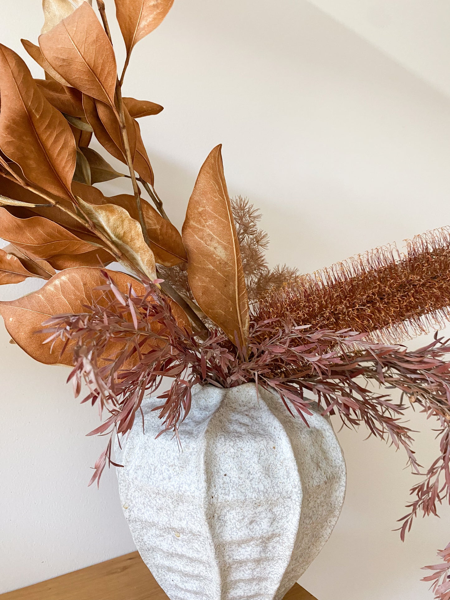 Neutral dried vase - large