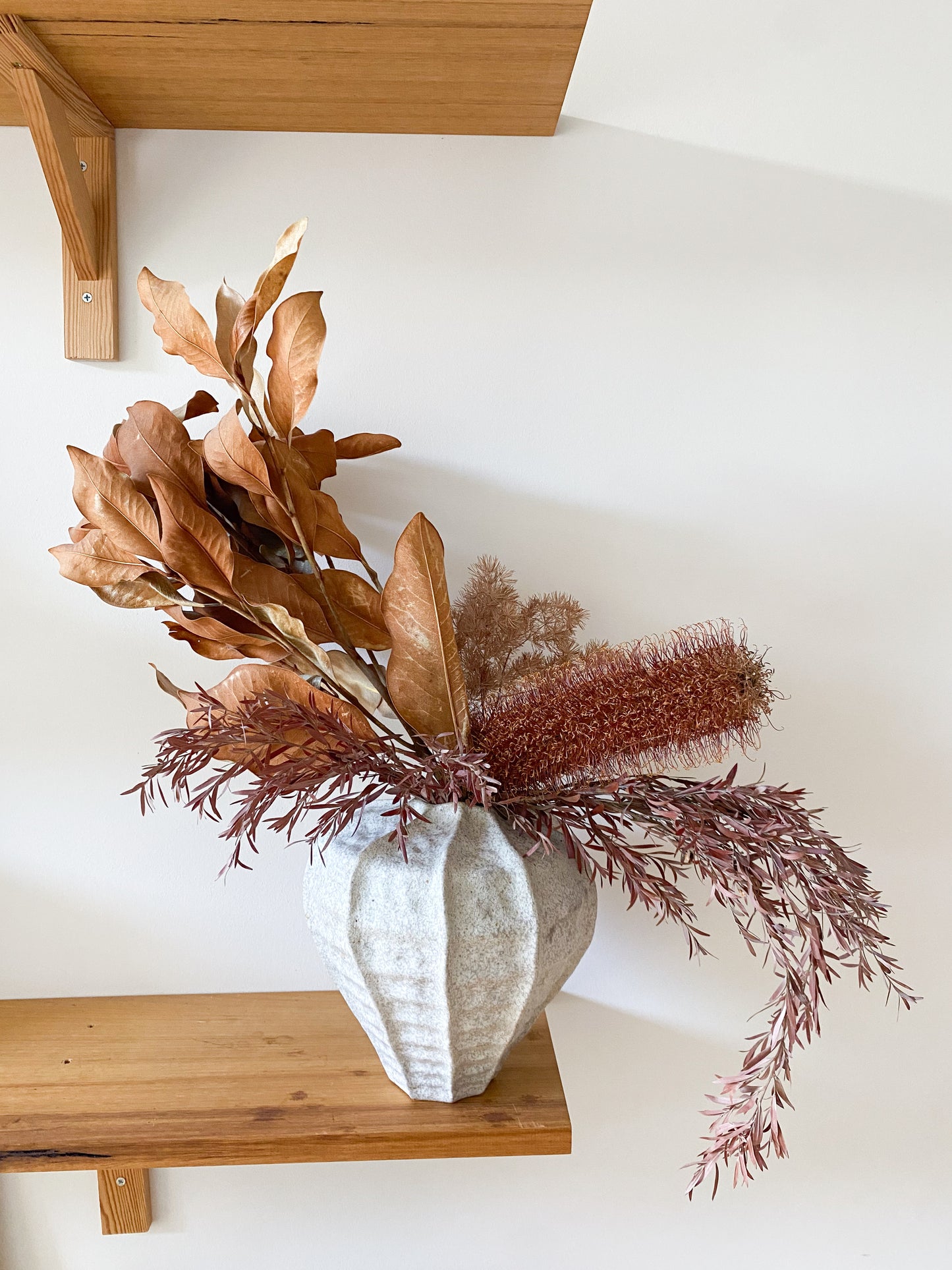 Neutral dried vase - large