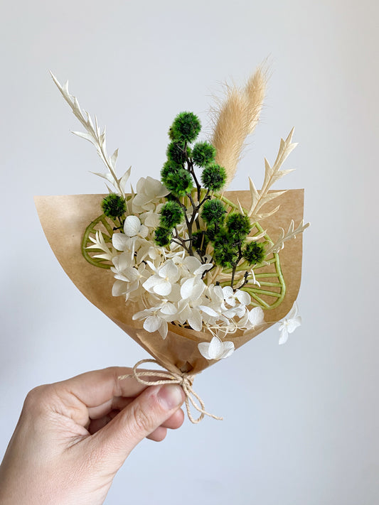 Dried mini posy - green