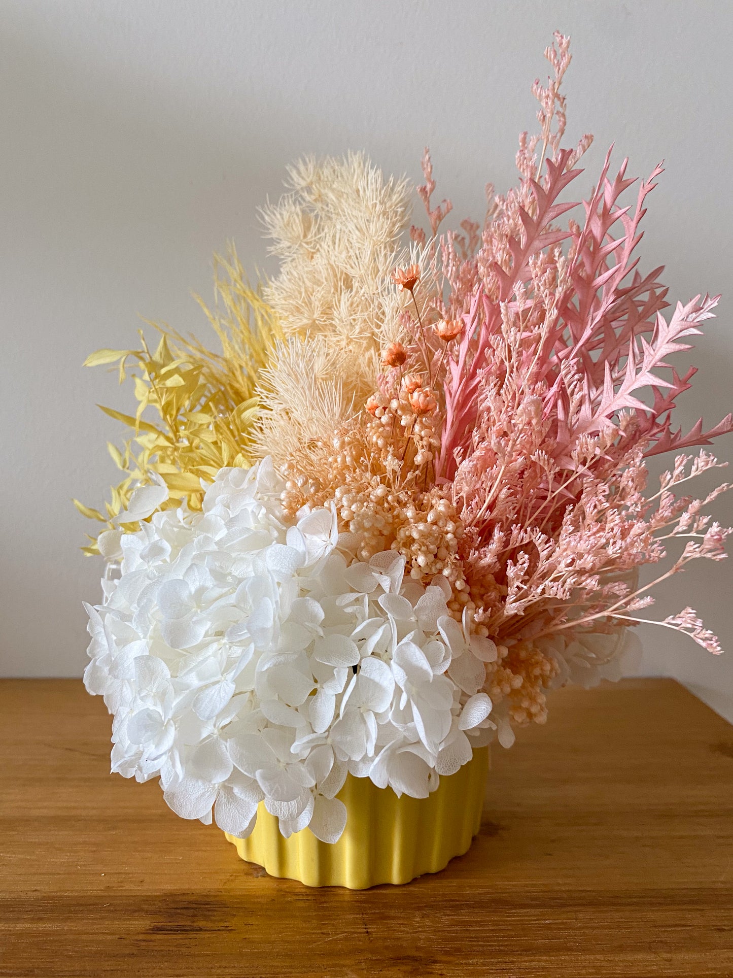 Warm pastel everlasting pot - medium