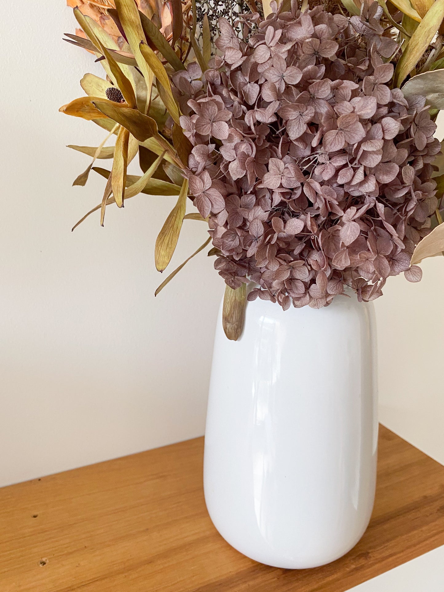 Large native vase arrangement