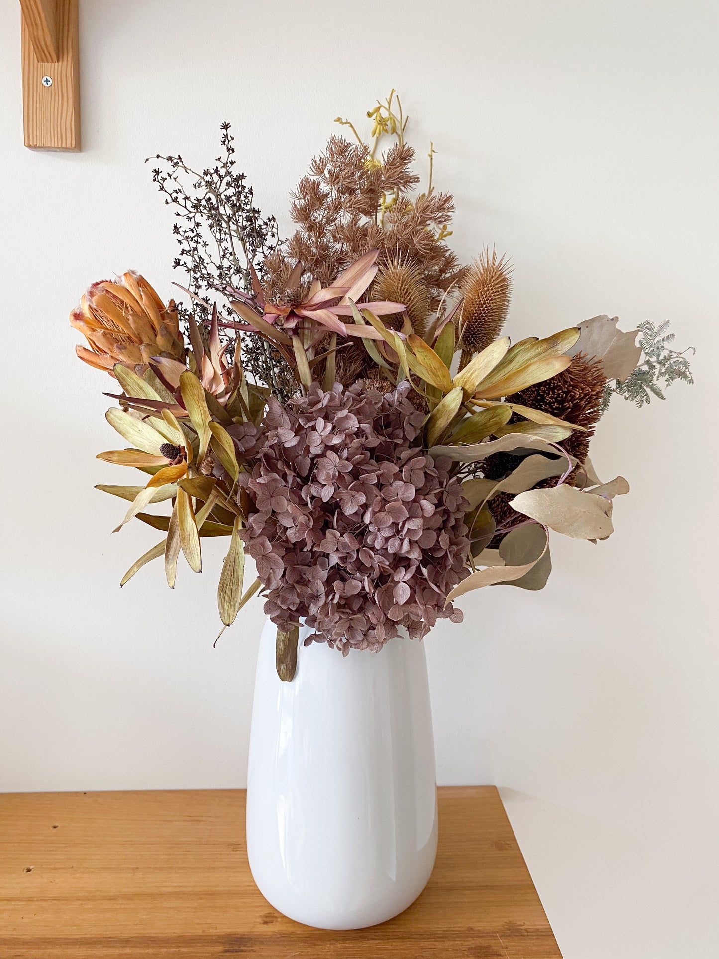 Large native vase arrangement