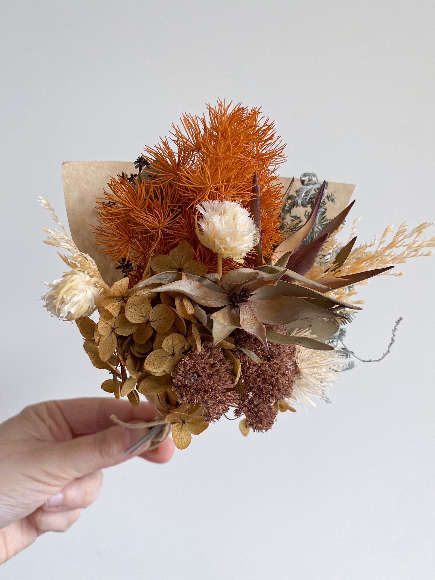 Dried mini posy - native
