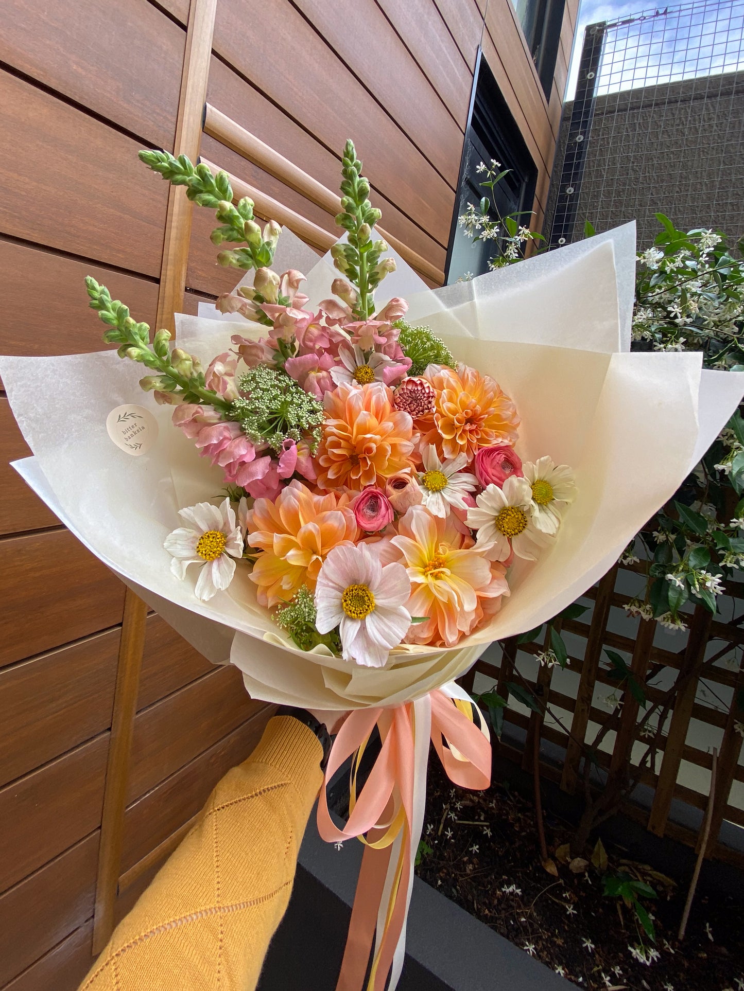 MOTHER'S DAY: Florists choice bouquet/vase - large
