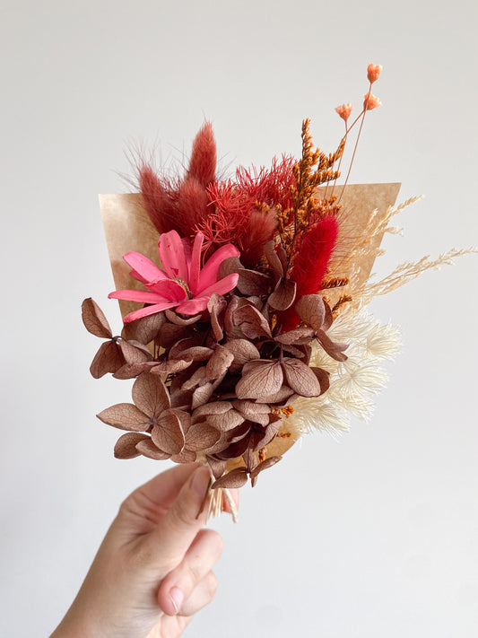 Dried mini posy - pinks