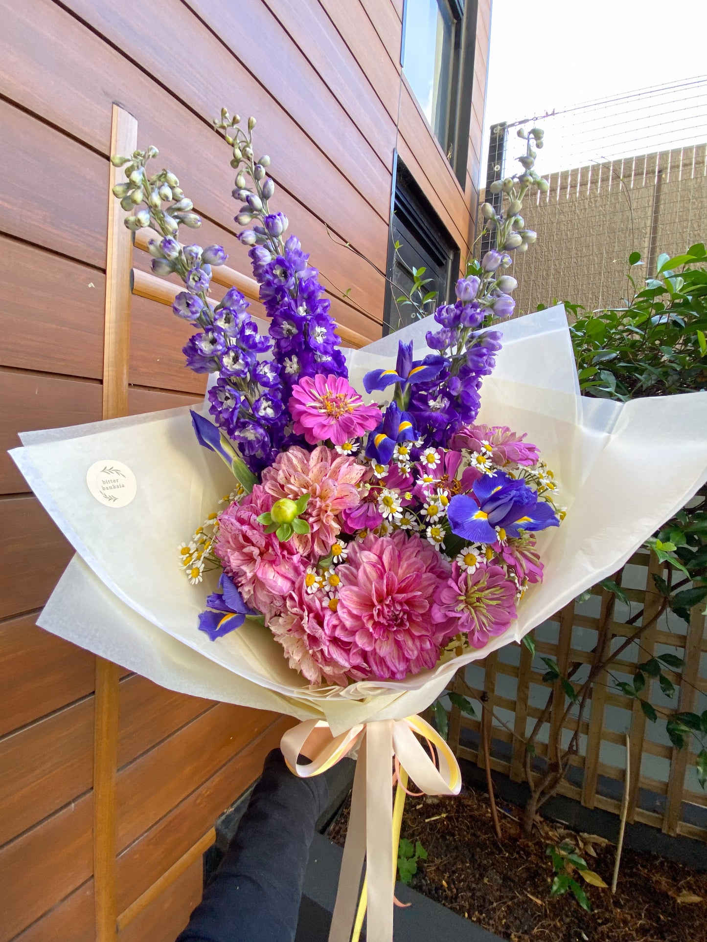 MOTHER'S DAY: Florists choice bouquet/vase - large