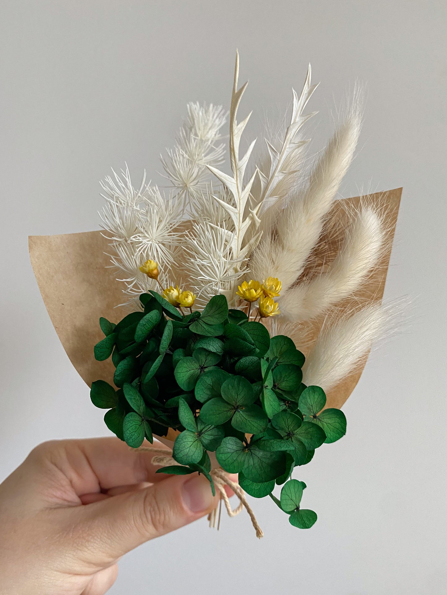 Dried mini posy - green