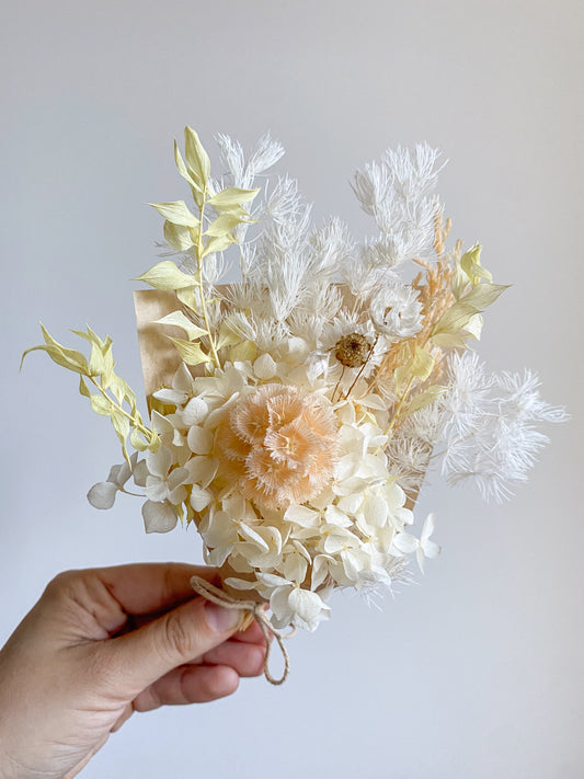 Dried mini posy - yellow