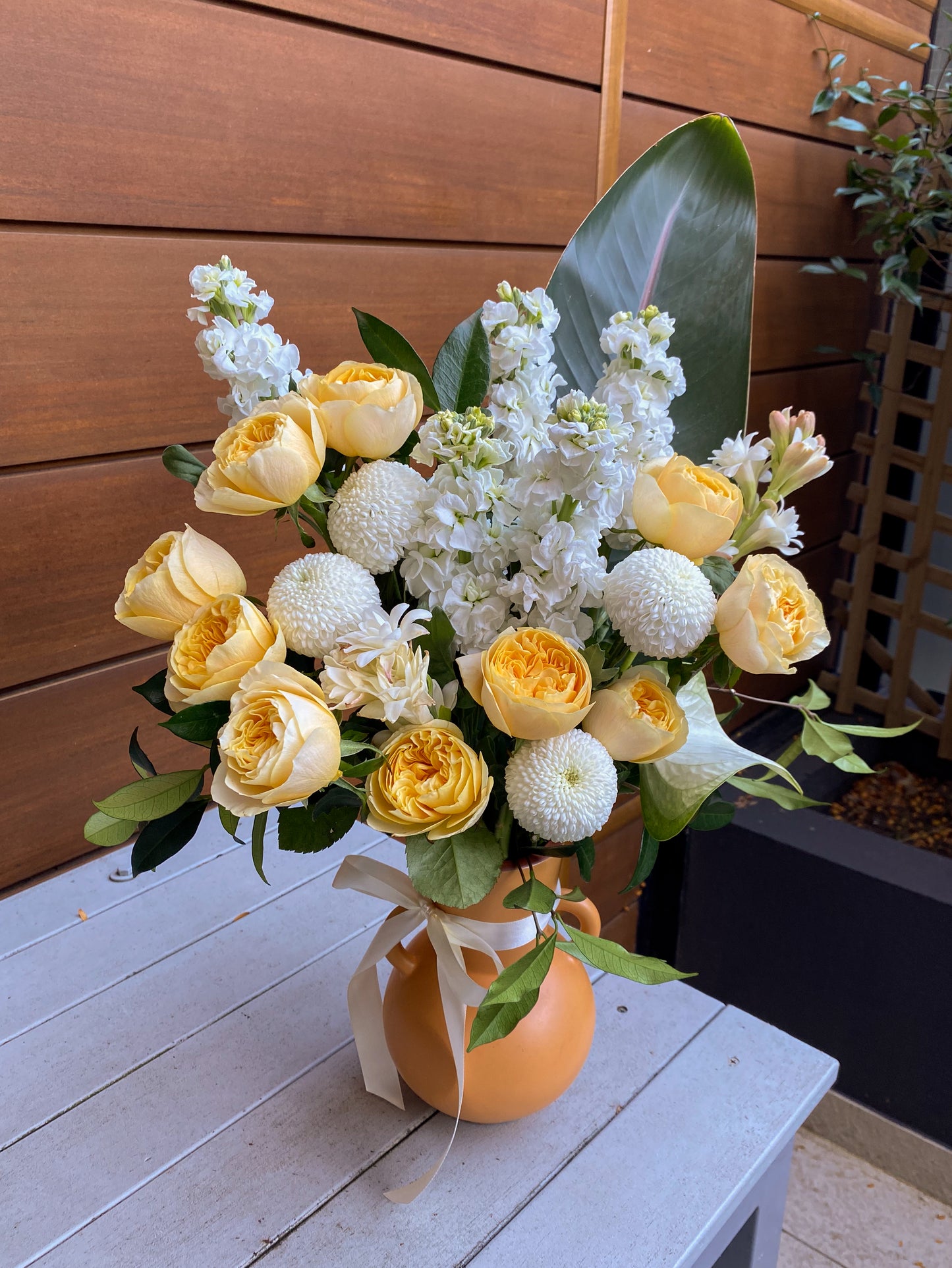 MOTHER'S DAY: Florists choice bouquet/vase - large