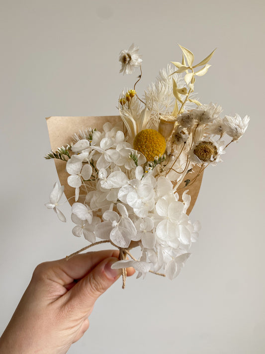 Dried mini posy - yellow