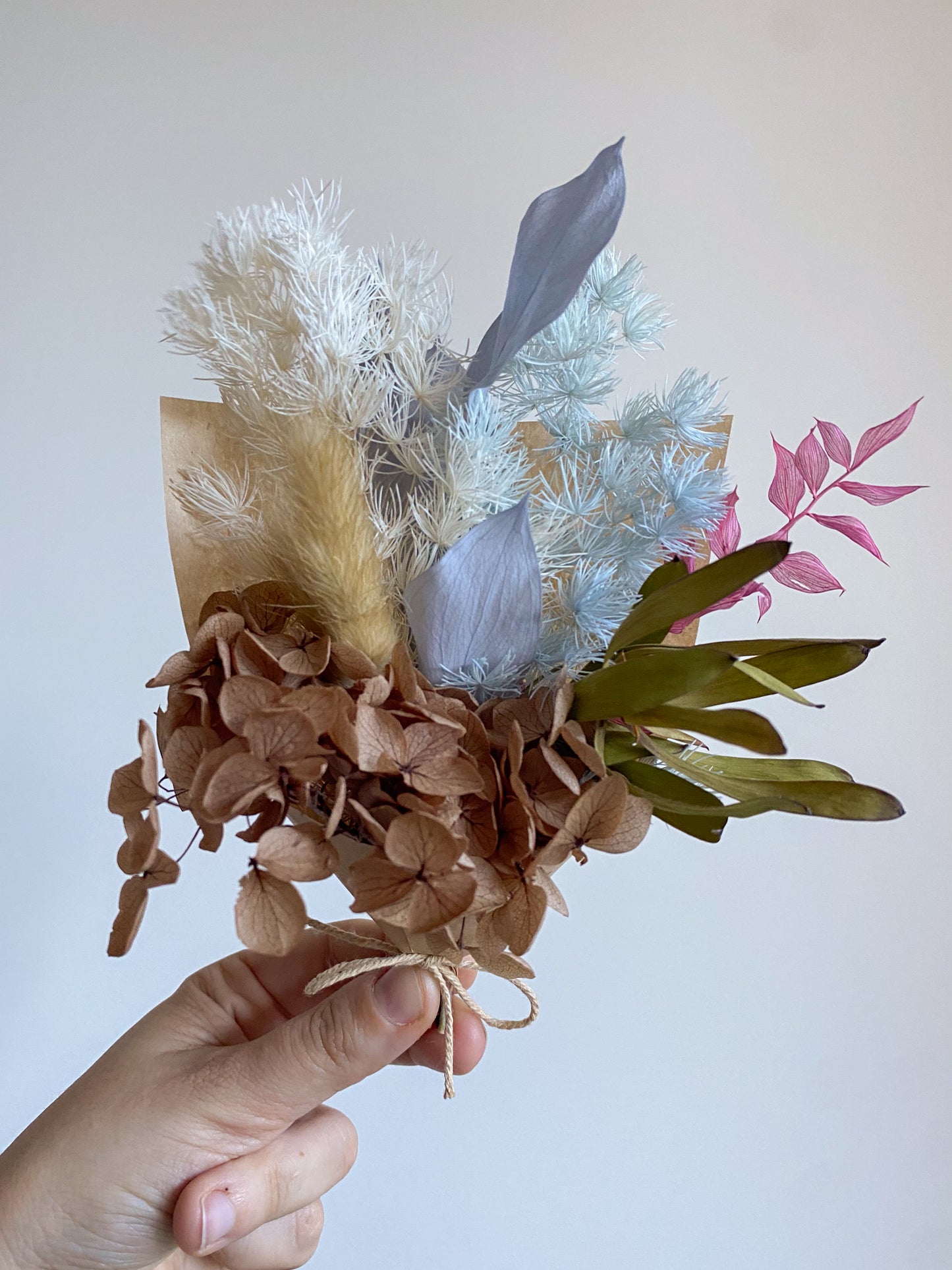 Dried mini posy - cool