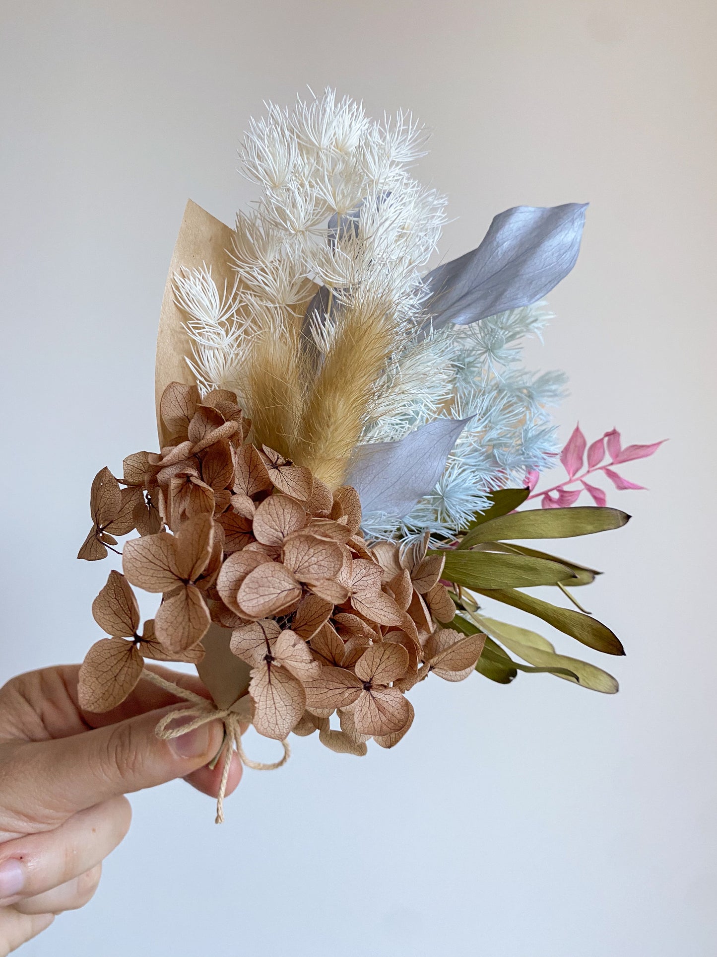 Dried mini posy - cool